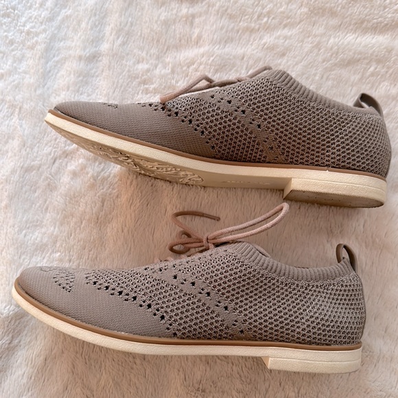 EUROSOFT Virida Perforated Knit Oxford Sneakers - Picture 8 of 11